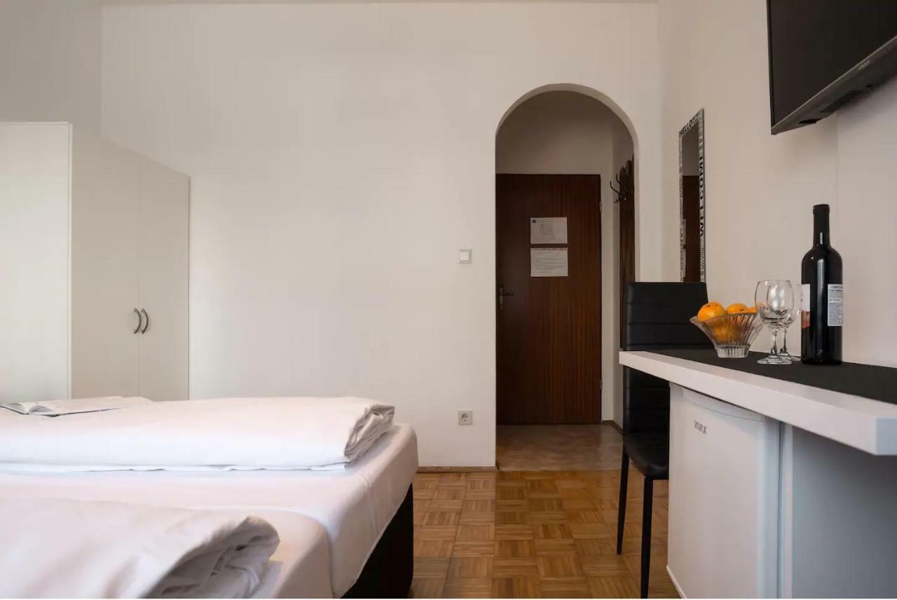 Bagi Apartments & Rooms Pula Exterior photo